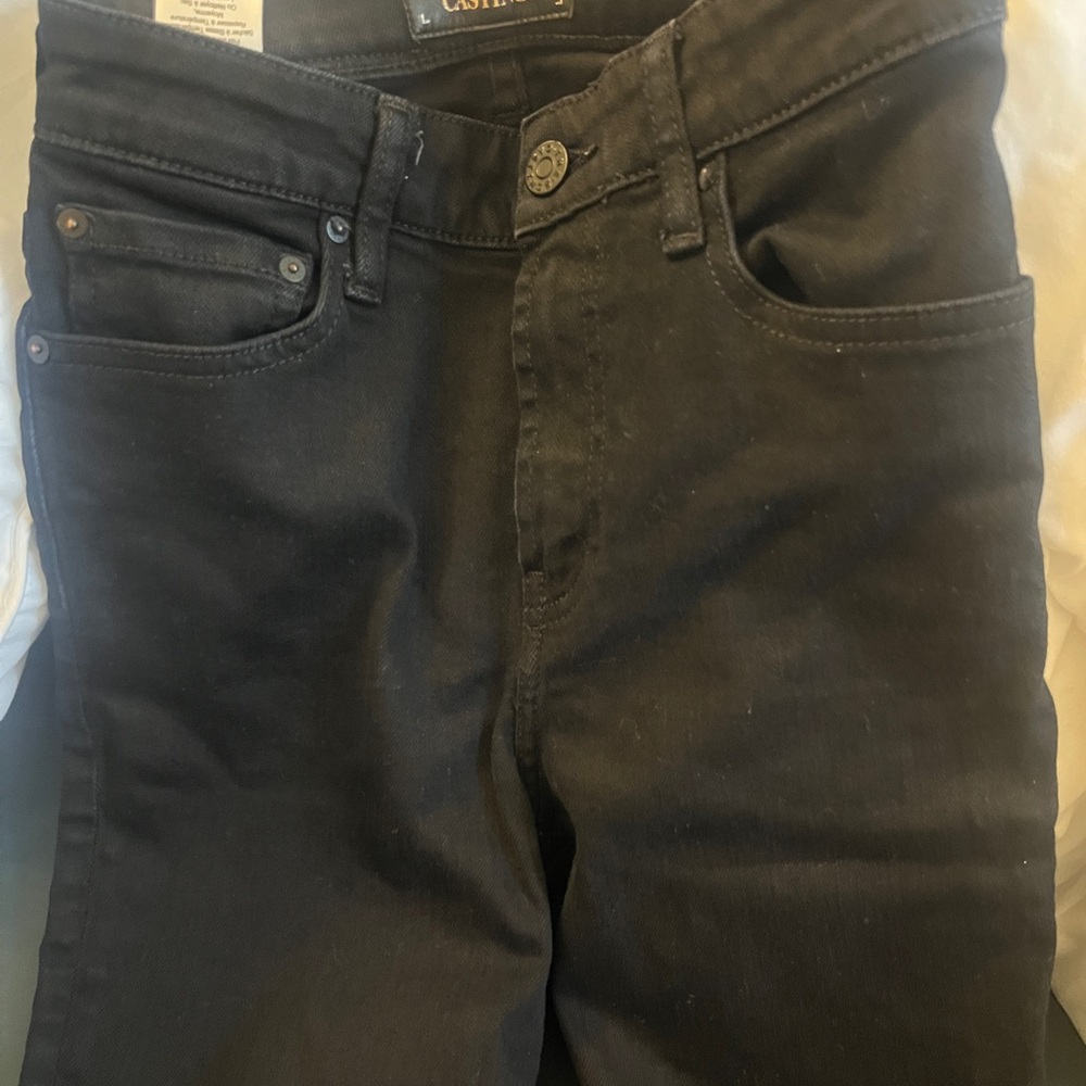 Aritzia Black Cropped Ankle Jeans with Sleek Design